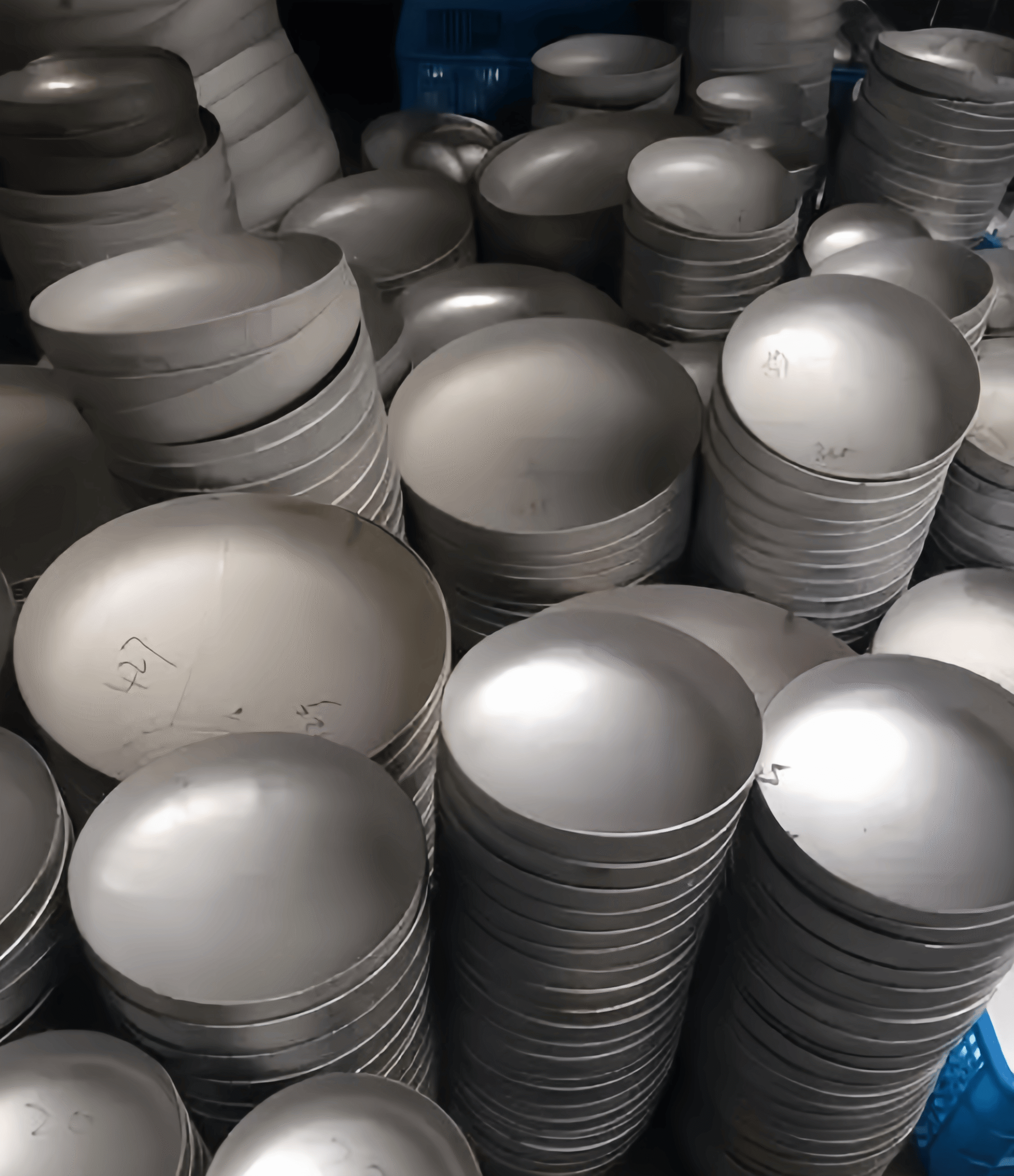 Construction fasteners and heavy duty bolts for building projects